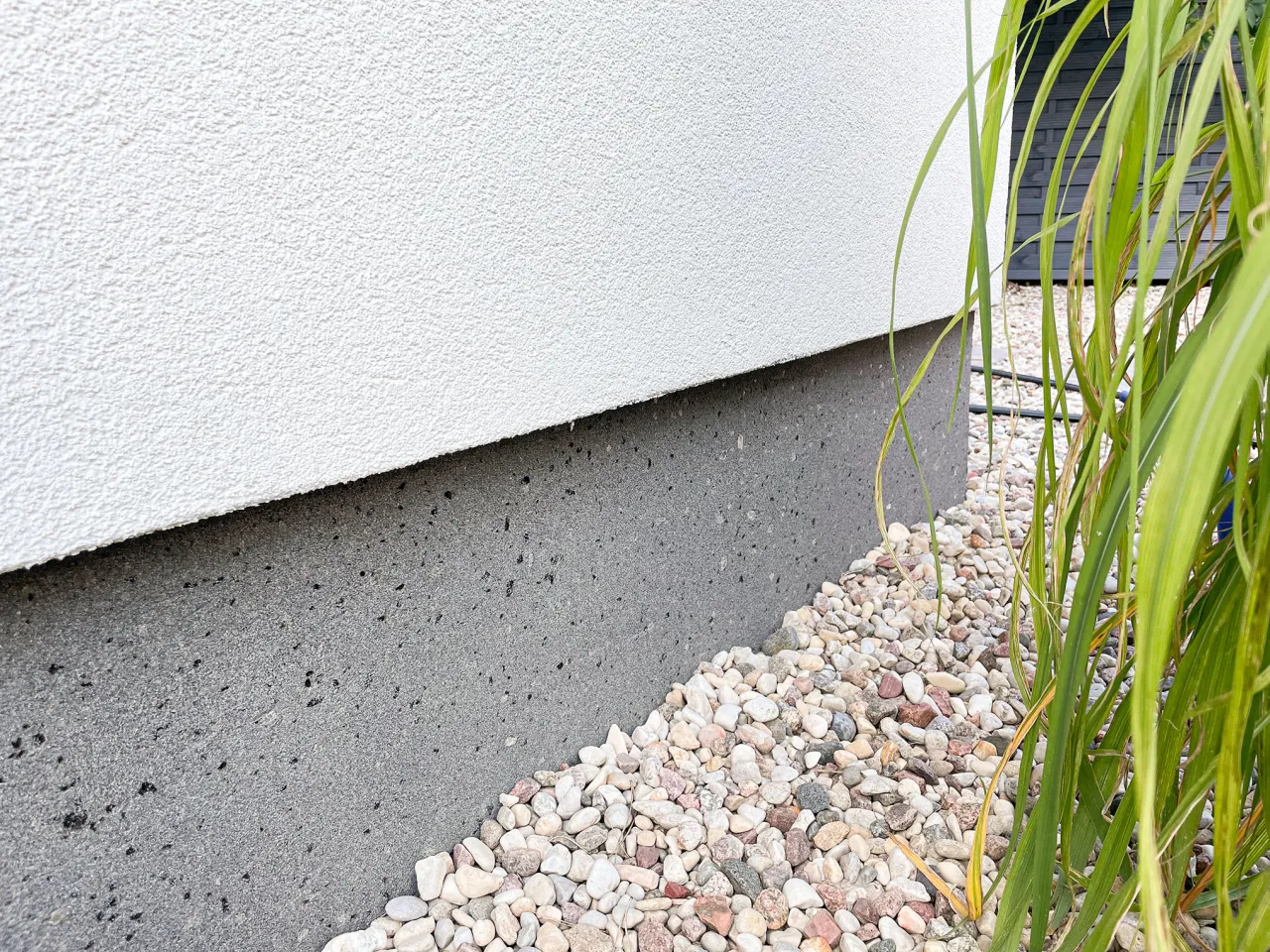 malowanie tynku mozaikowego marmolit