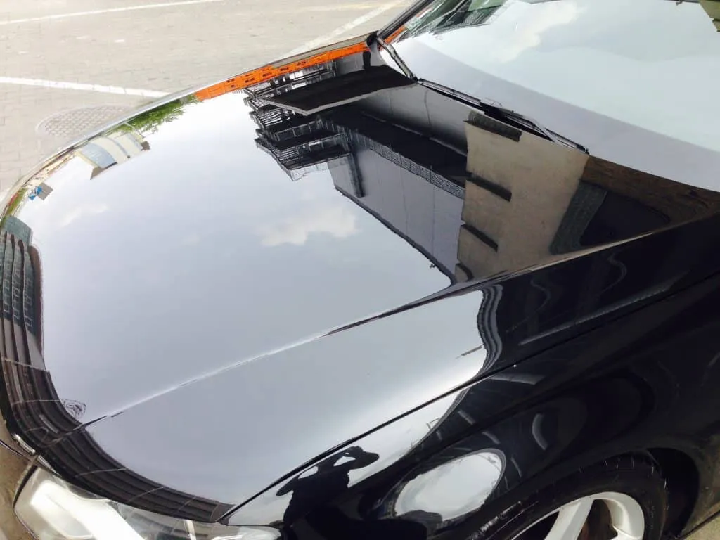 samochód po woskowaniu efekt