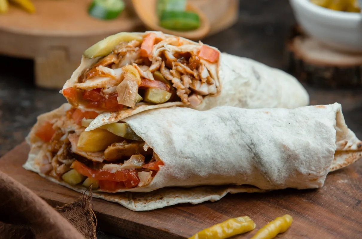 domowy kebab z kurczaka z piekarnika i patelni