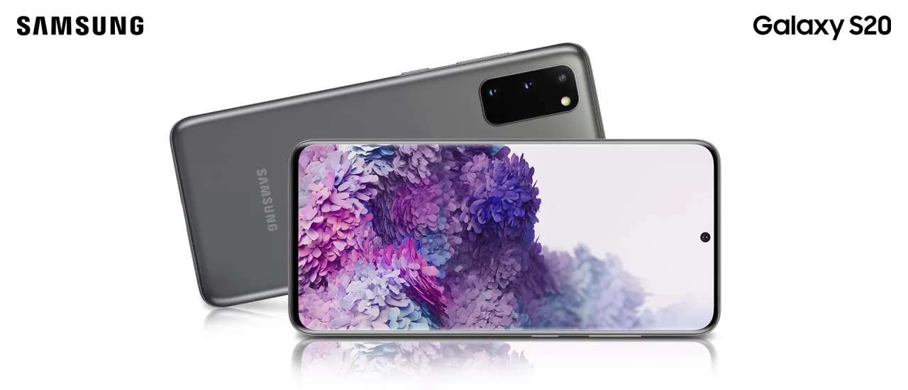 Samsung S20 z aparatem uchwyci każdy piksel. Telefon z tyłu i z przodu, wyświetla kolorowe kwiaty.