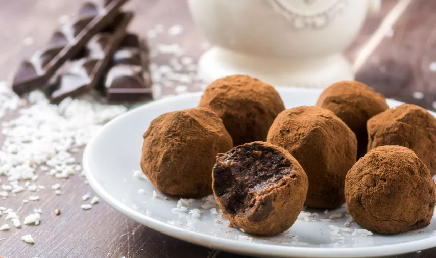 r&oacute;żne rodzaje trufli czekoladowych