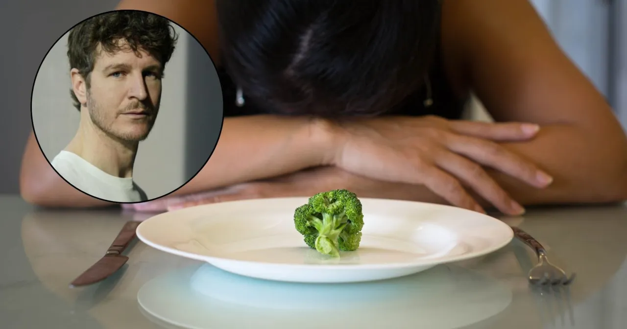 Osoba zrezygnowana, trzymająca w ręku niezdrowe jedzenie