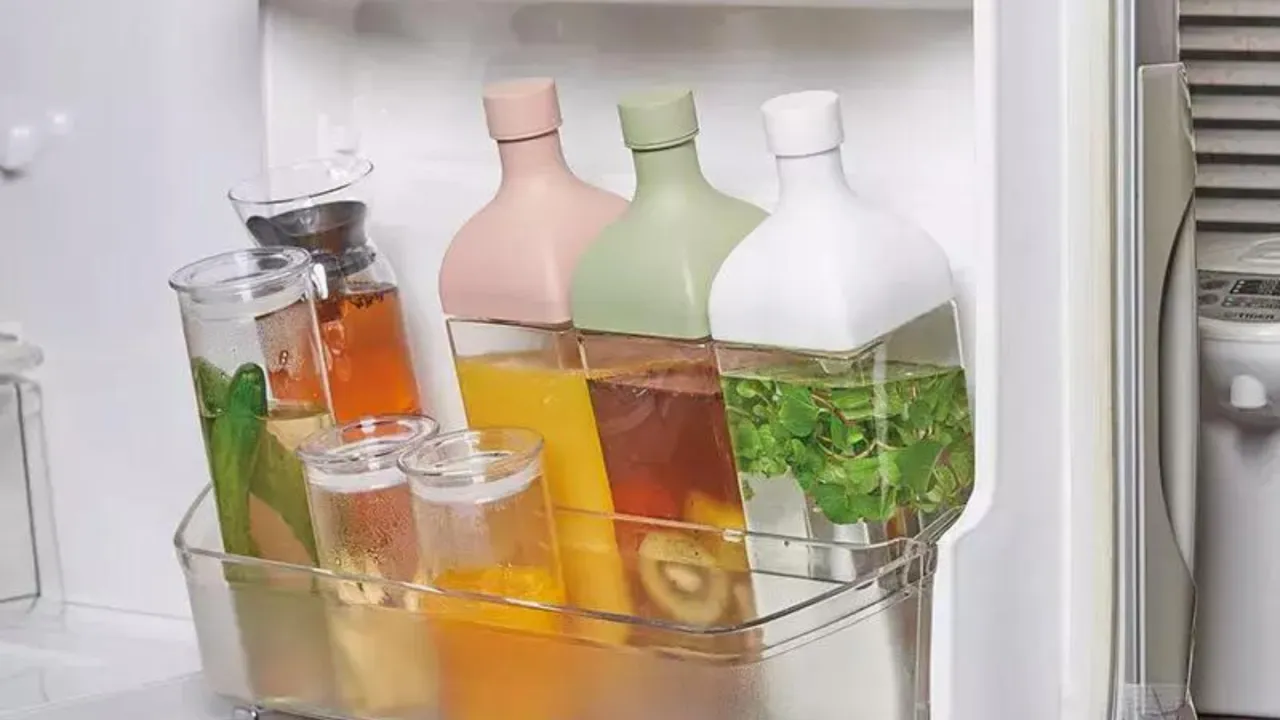 cold brew tea w dzbanku w lod&oacute;wce