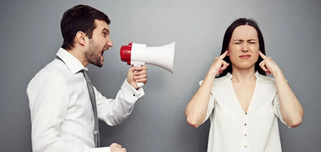 kłótnia w związku lub burzliwa rozmowa w pracy