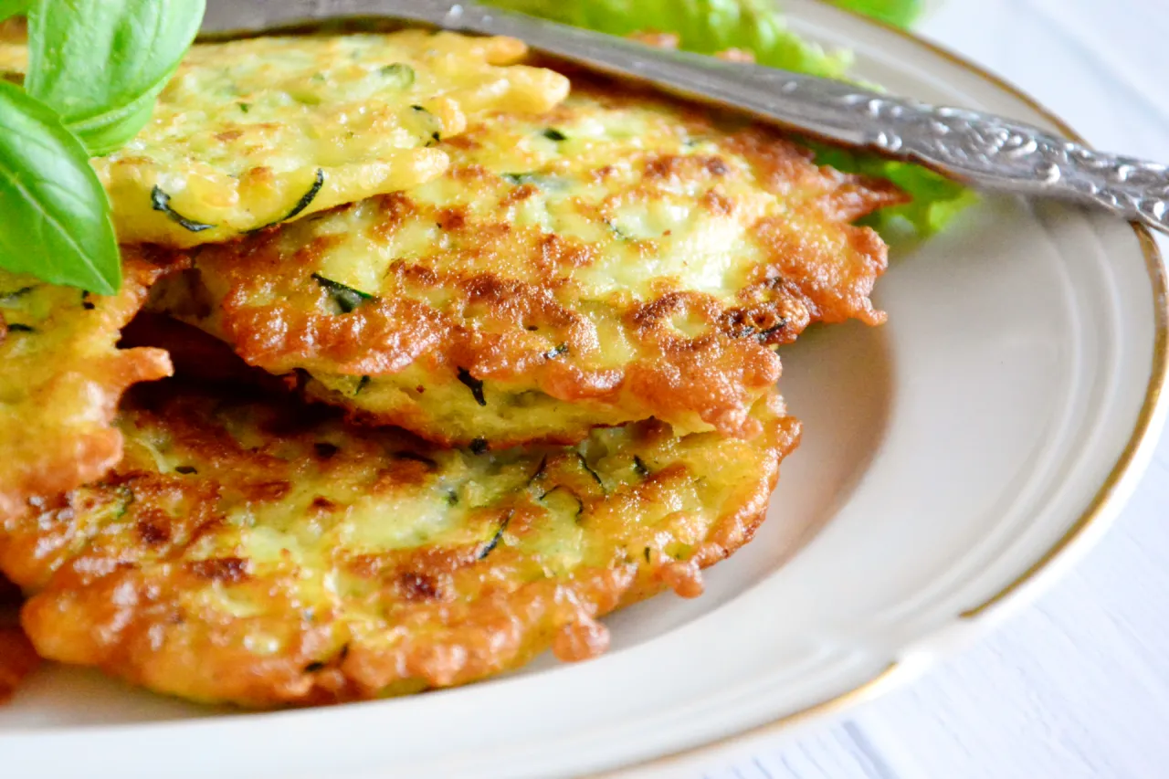 Placki z cukinii ze śmietaną