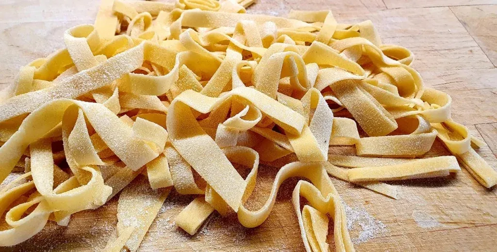 Tagliatelle makaron jajeczny wstążki