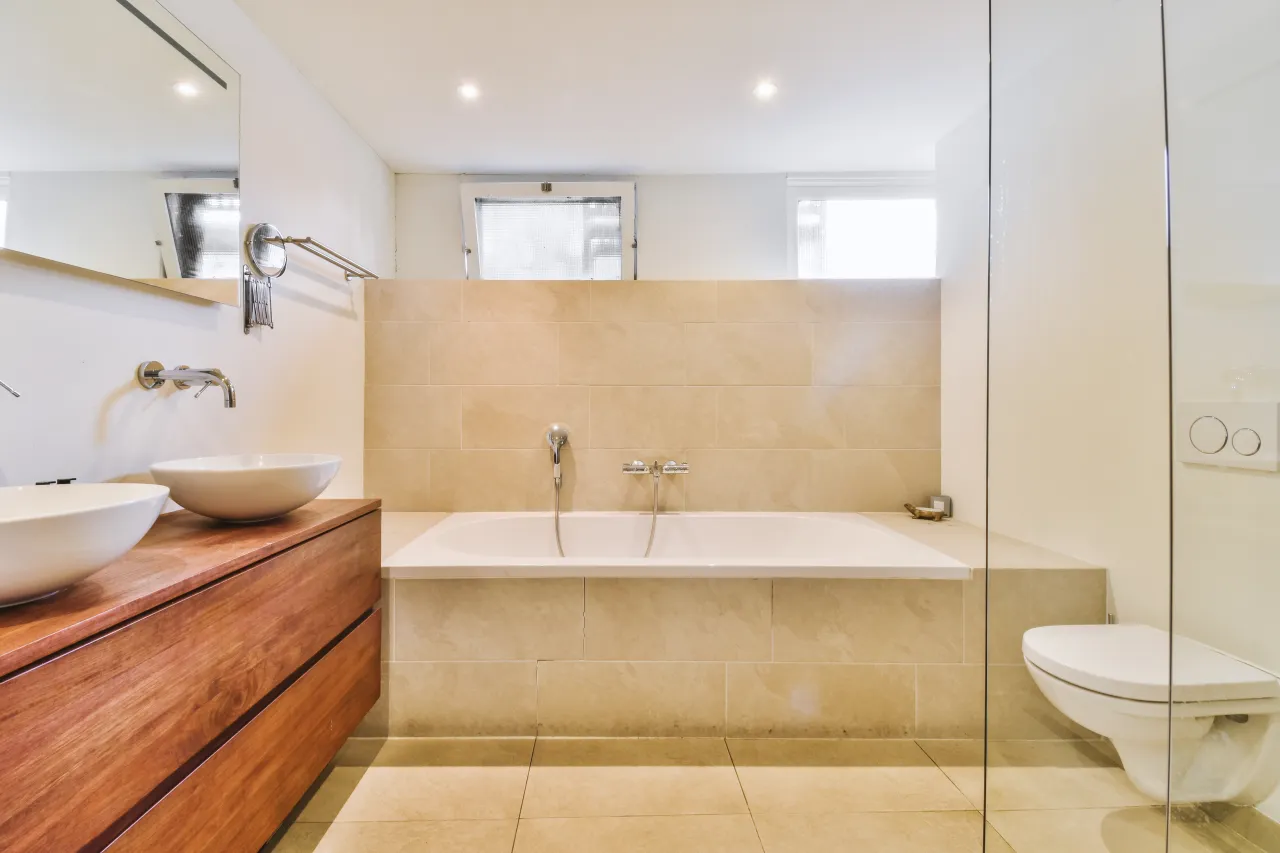 Różne typy zabudowy wanny