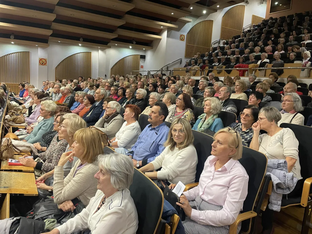 aktywni seniorzy uniwersytet trzeciego wieku