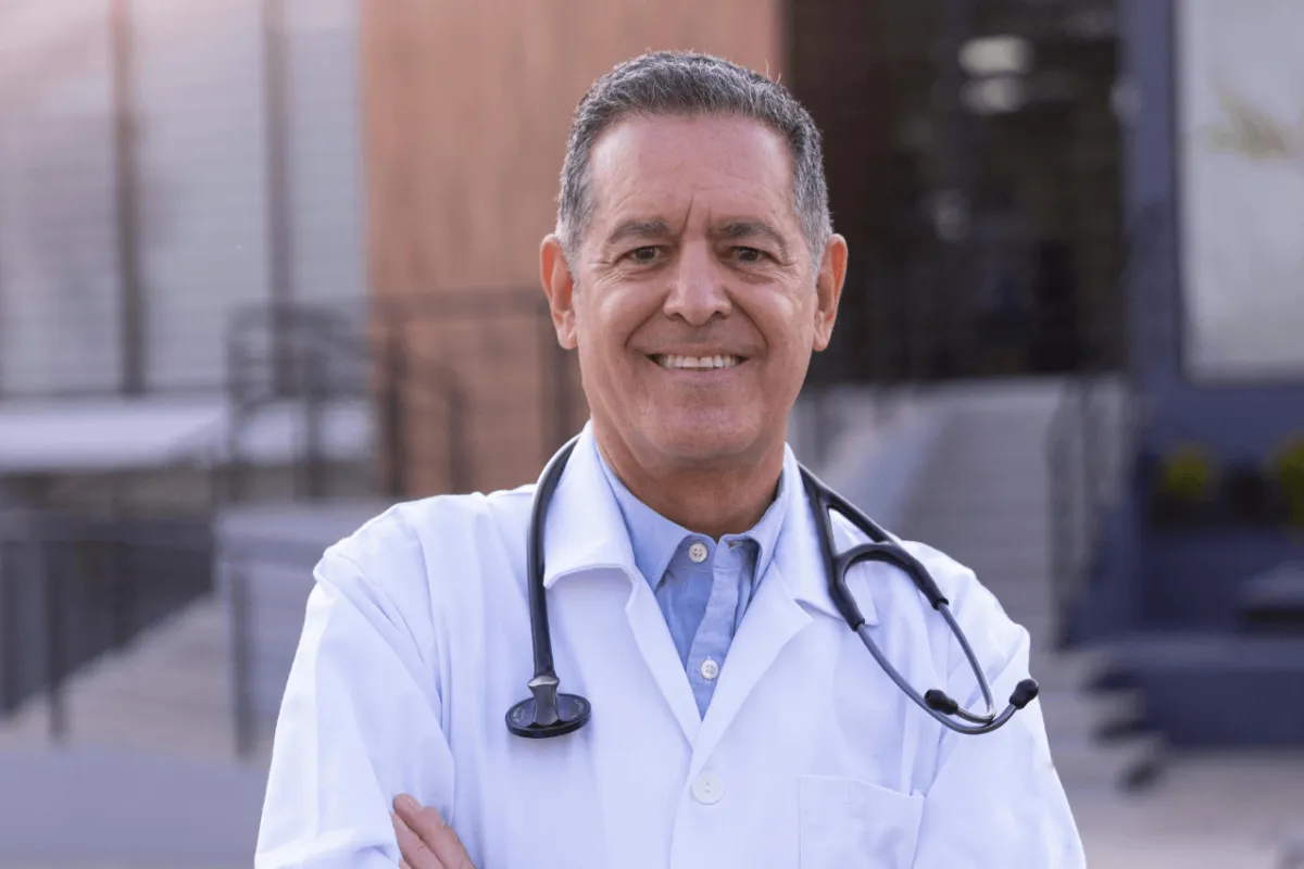 Tabela zarobk&oacute;w lekarzy rezydent&oacute;w w Polsce