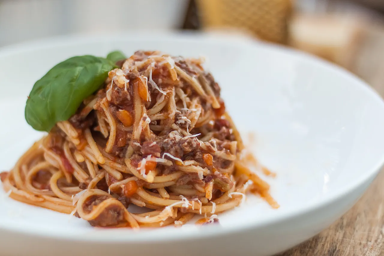 spaghetti bolognese vs tagliatelle al ragu
