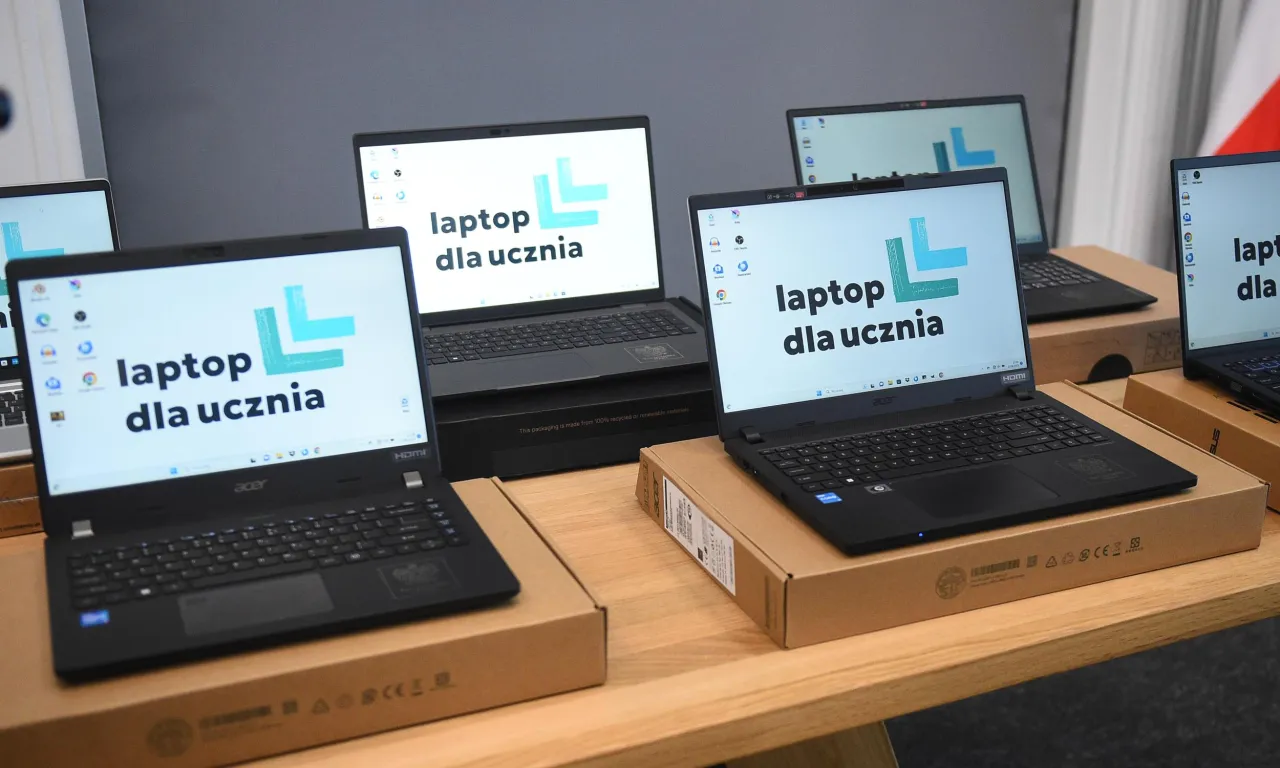 Laptopy w szkole nowoczesna edukacja