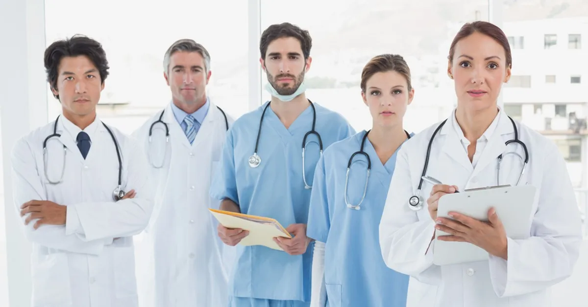 lekarze r&oacute;żnych specjalizacji