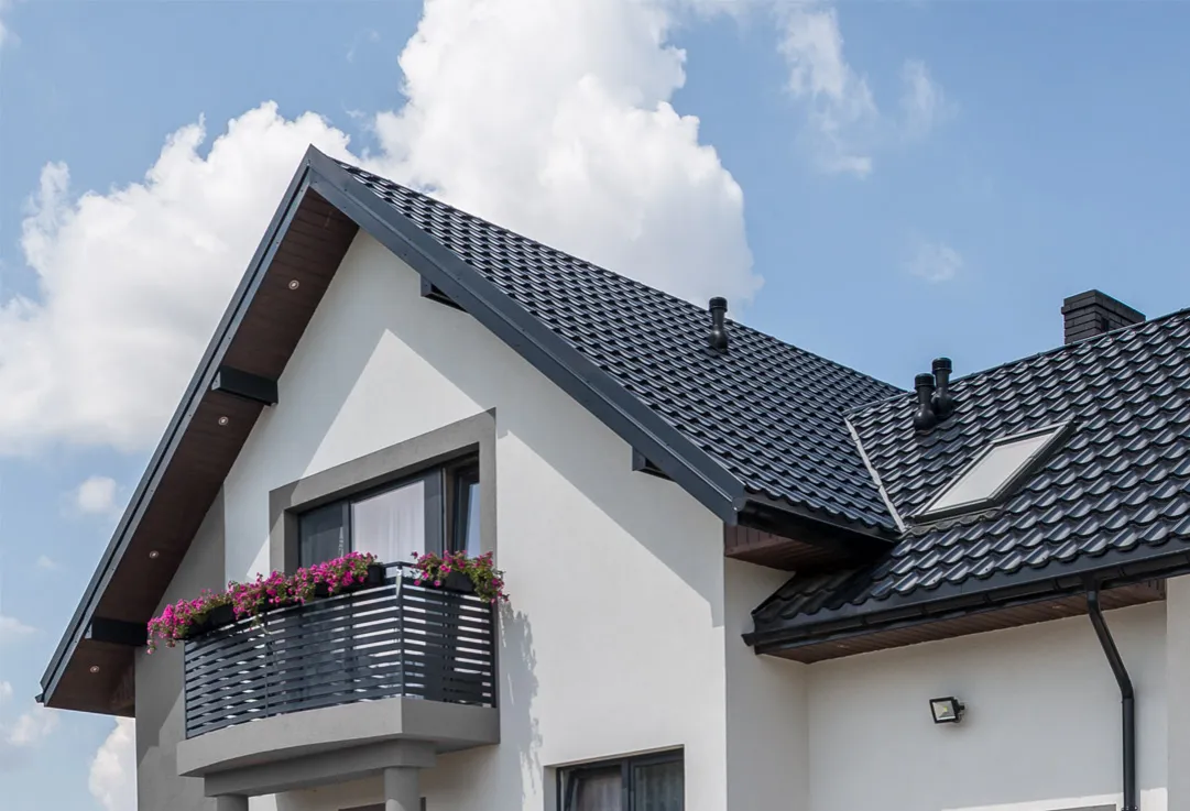 Zdjęcie Ile kosztuje zrobienie dachu? Sprawdź, co wpływa na cenę dachu