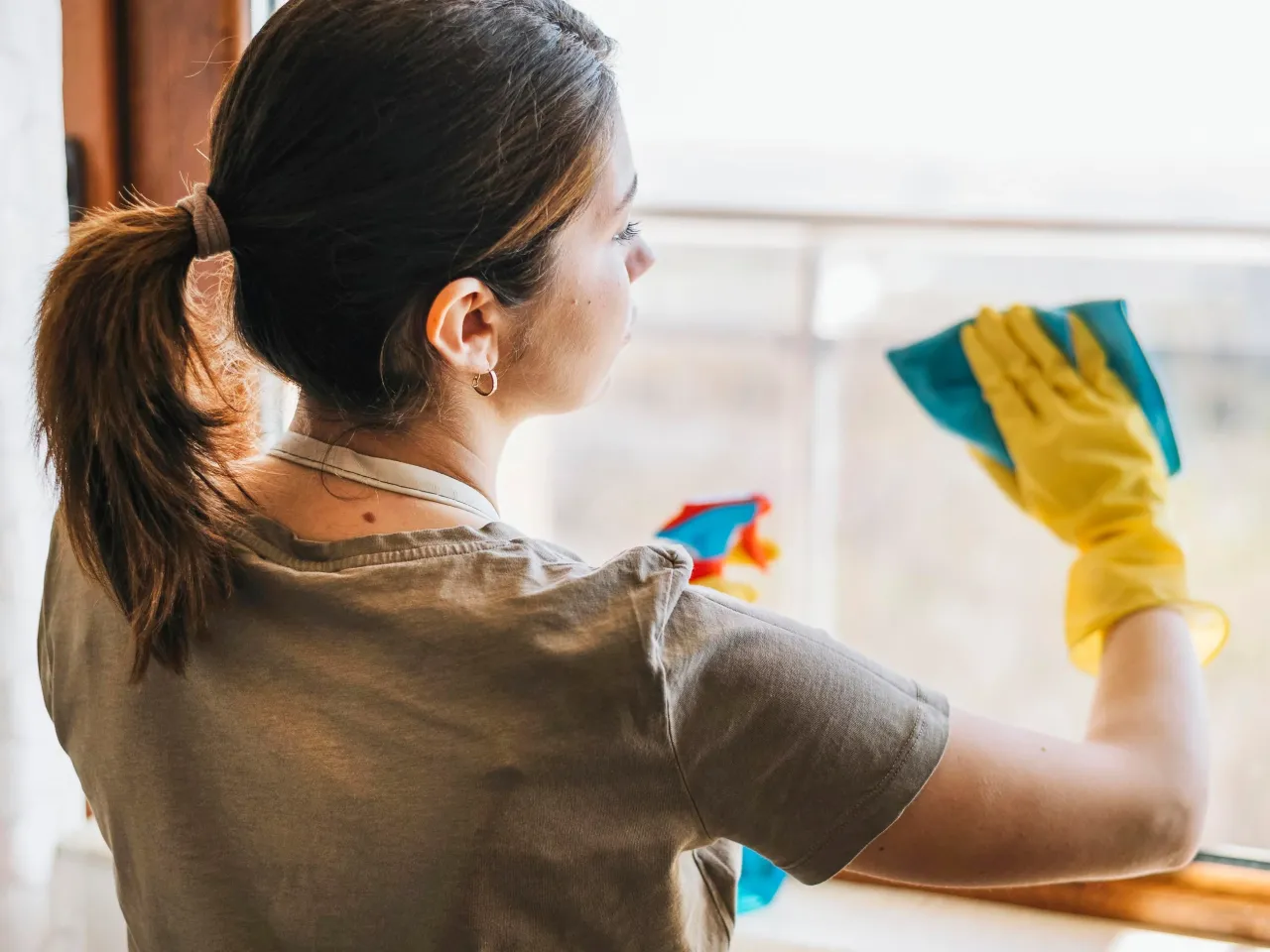 mycie okien zimą bez smug