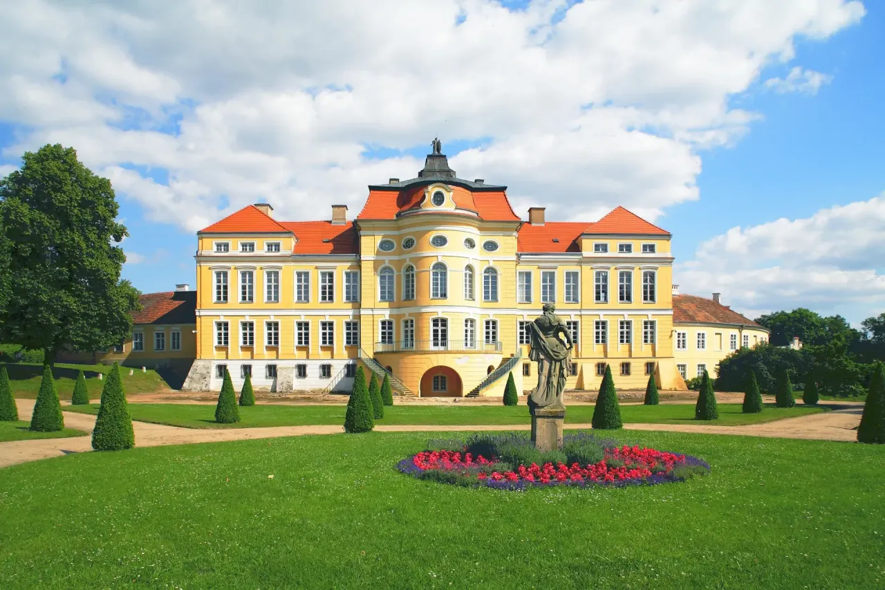 Zamek w Kórniku lub Pałac w Rogalinie motocykl