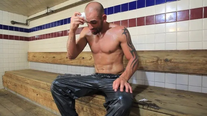 bokser zbijający wagę sauna