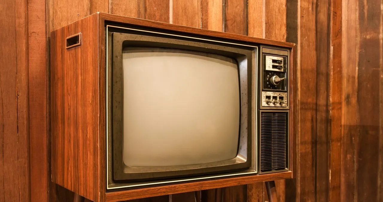 Zdjęcie Kiedy wynaleziono telewizor? Odkryj jego fascynującą historię