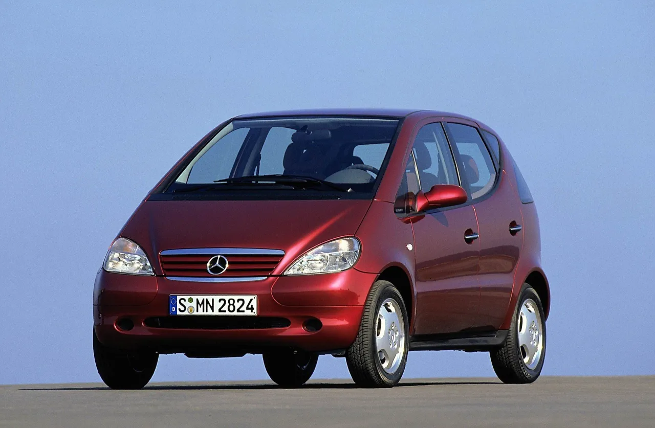 Mercedes Klasa A generacje por&oacute;wnanie