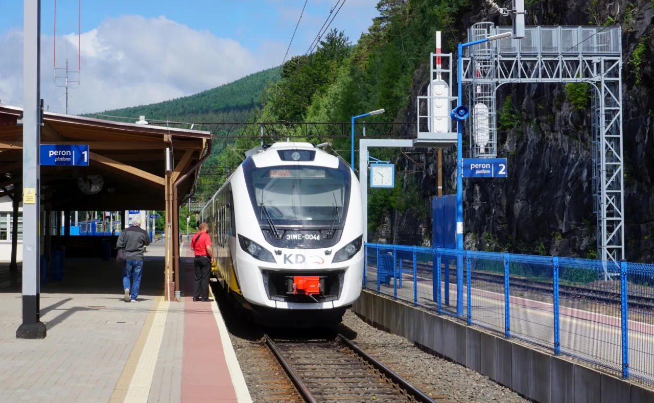 Szklarska Poręba G&oacute;rna stacja i szlaki