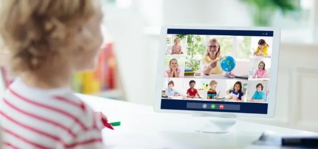 Przykłady r&oacute;żnych typ&oacute;w elektronicznych zasob&oacute;w edukacyjnych