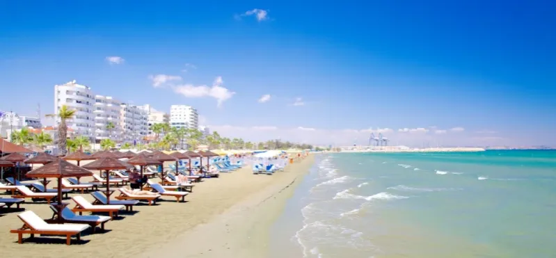 Plaża Finikoudes Larnaka