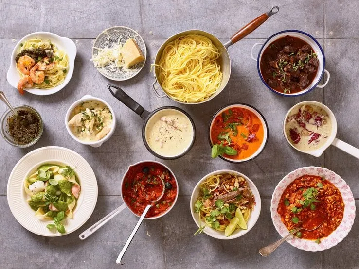 verschiedene Nudelsoßen zutaten