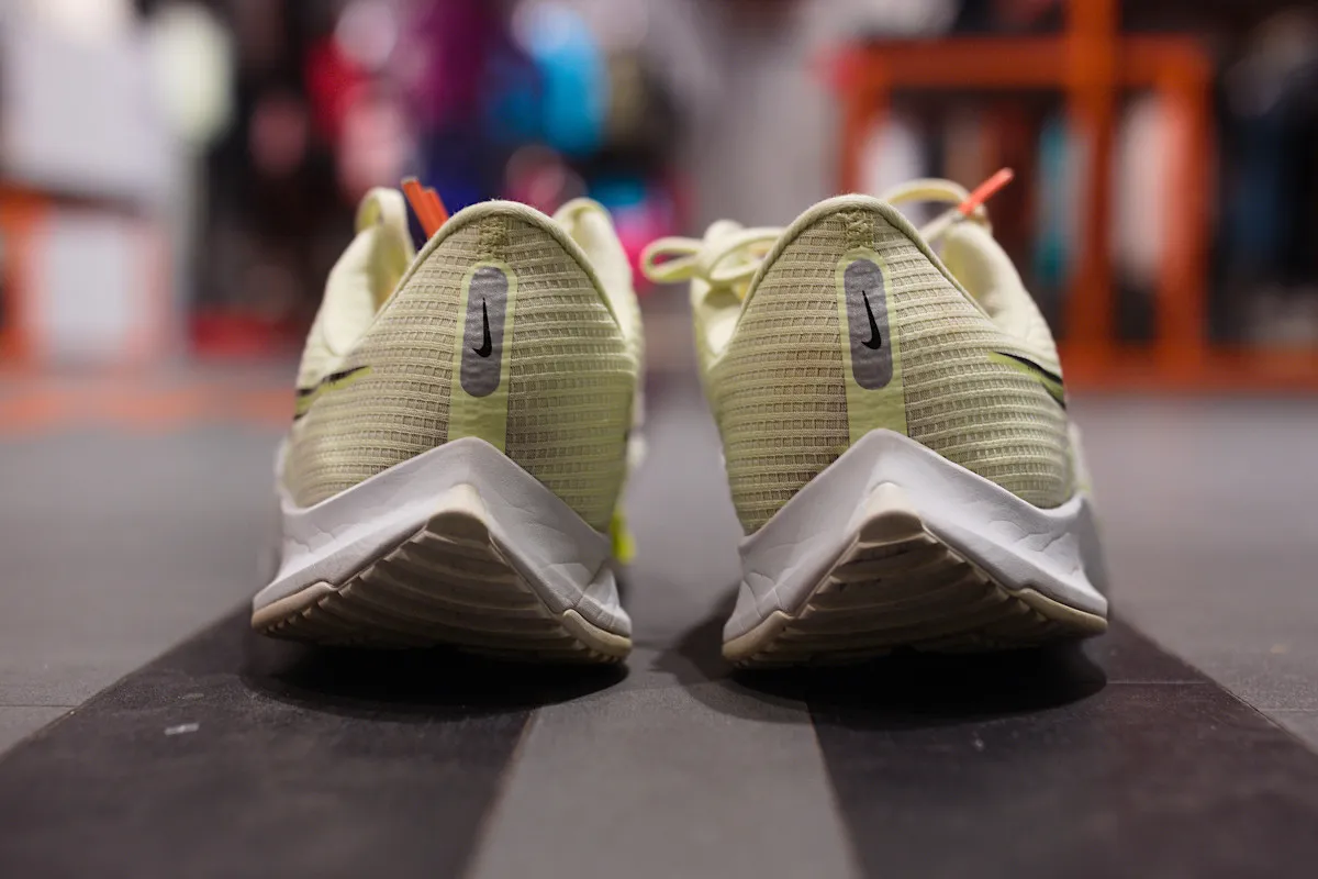 zużyte buty do biegania podeszwa