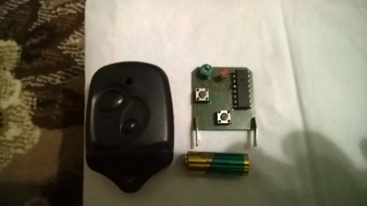 pilot centralnego zamka uszkodzony bateria