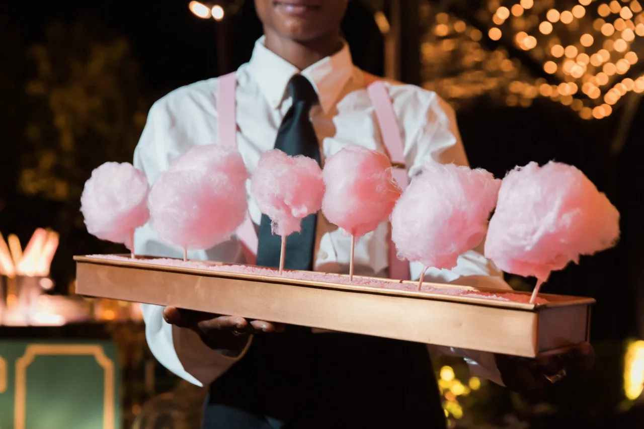 Bar z watą cukrową na imprezie