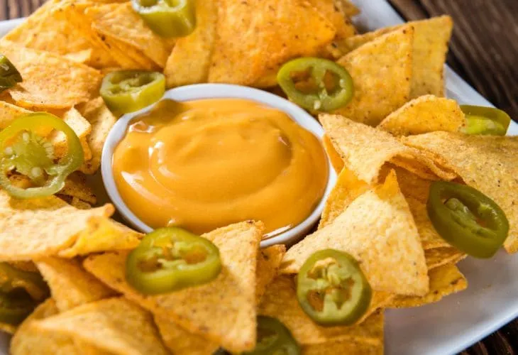 Zdjęcie Recetas irresistibles de salsa de queso para nachos que amarás