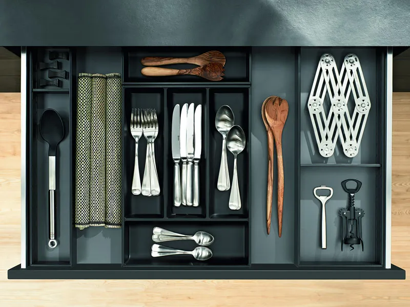 Zdjęcie Magnes do szuflad: Prosty sposób na porządek w kuchni?