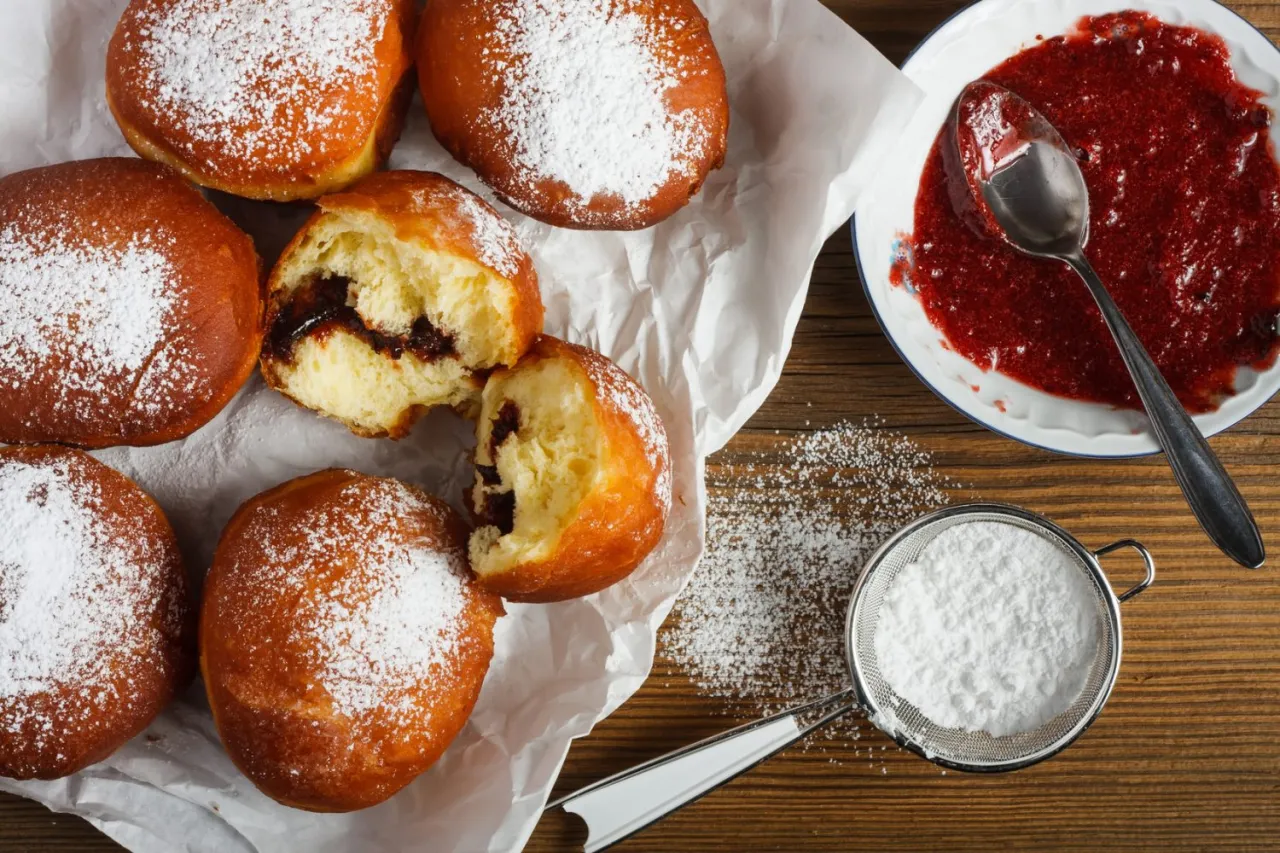 Zdjęcie Pączki na smalcu czy oleju - co wybrać dla najlepszego smaku?