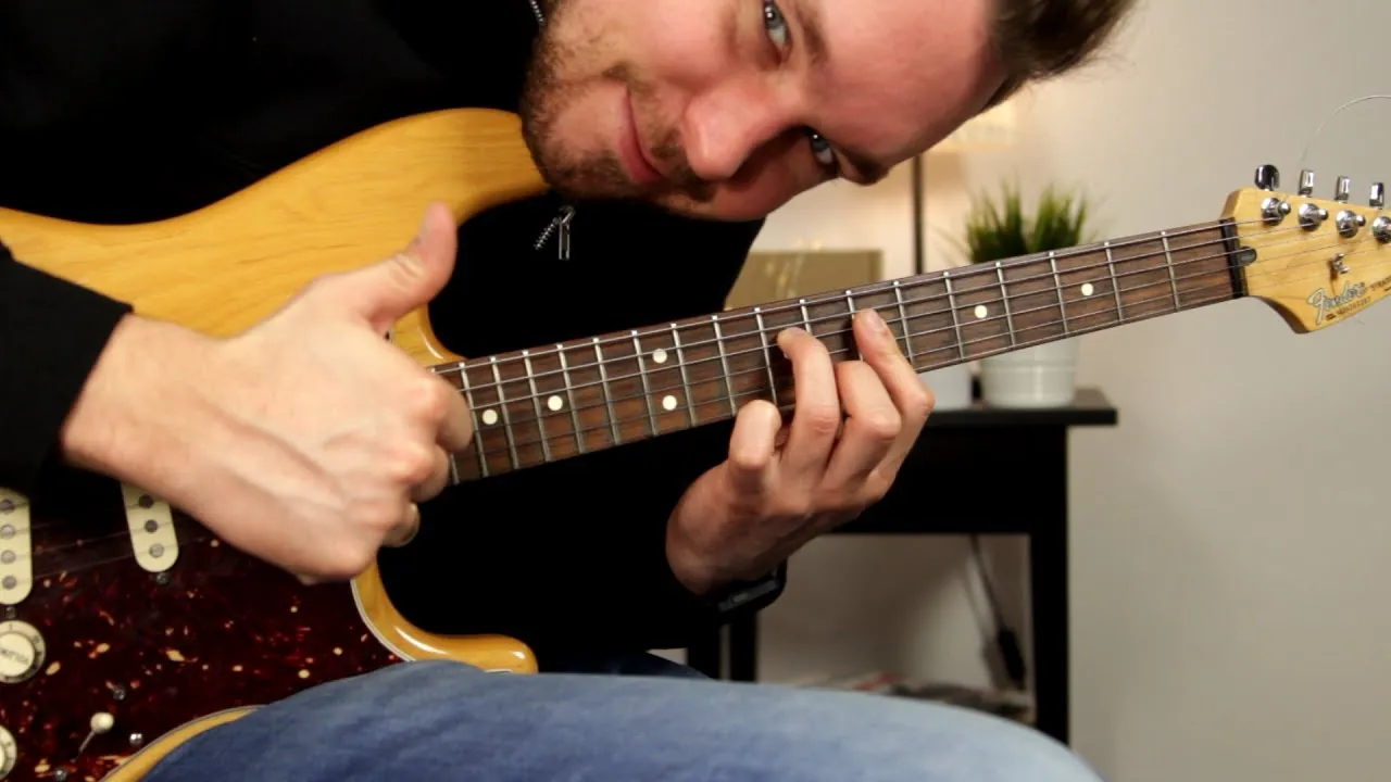 Zdjęcie Najlepsze chwyty na gitarze elektrycznej, które musisz znać, aby grać lepiej