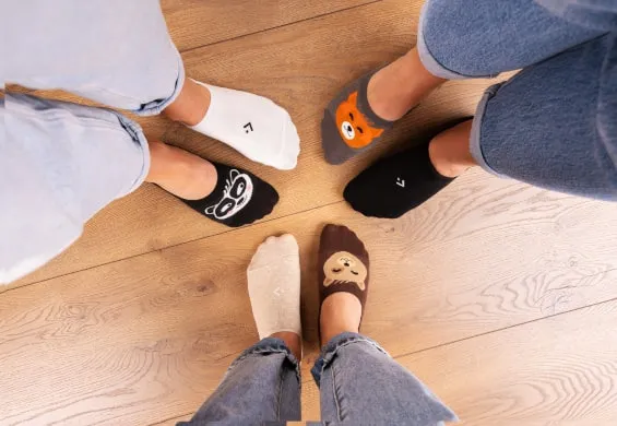 Zdjęcie Jakie skarpetki do jeansów wybrać, aby wyglądać stylowo?