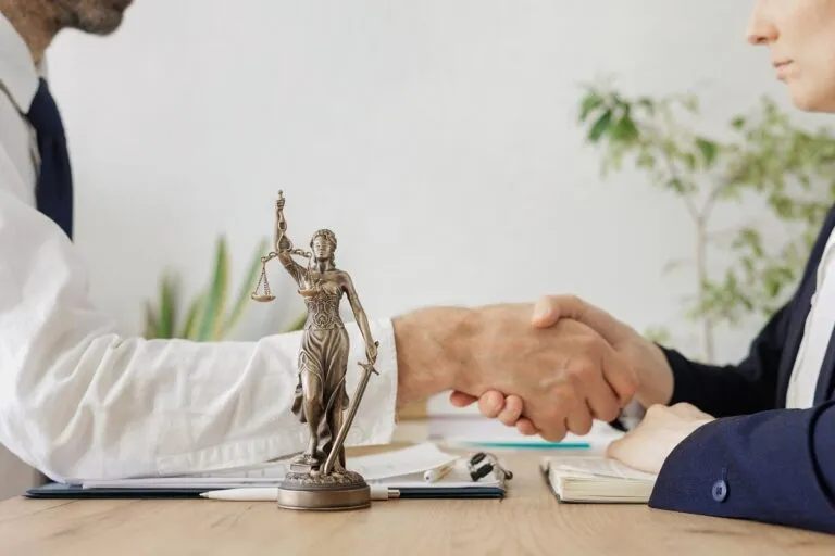 Zdjęcie Jak spłacać kredyt we frankach w BPH i uniknąć problemów finansowych