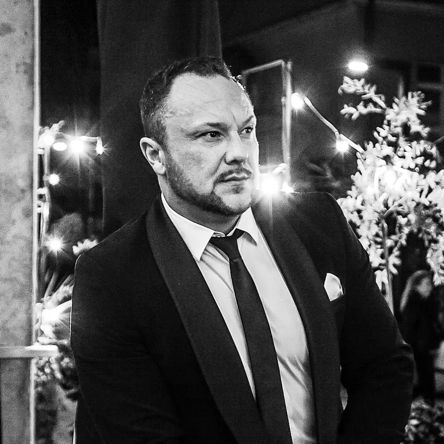 Zdjęcie Mirosław Niewiadomski tenor – fascynująca biografia i osiągnięcia artysty