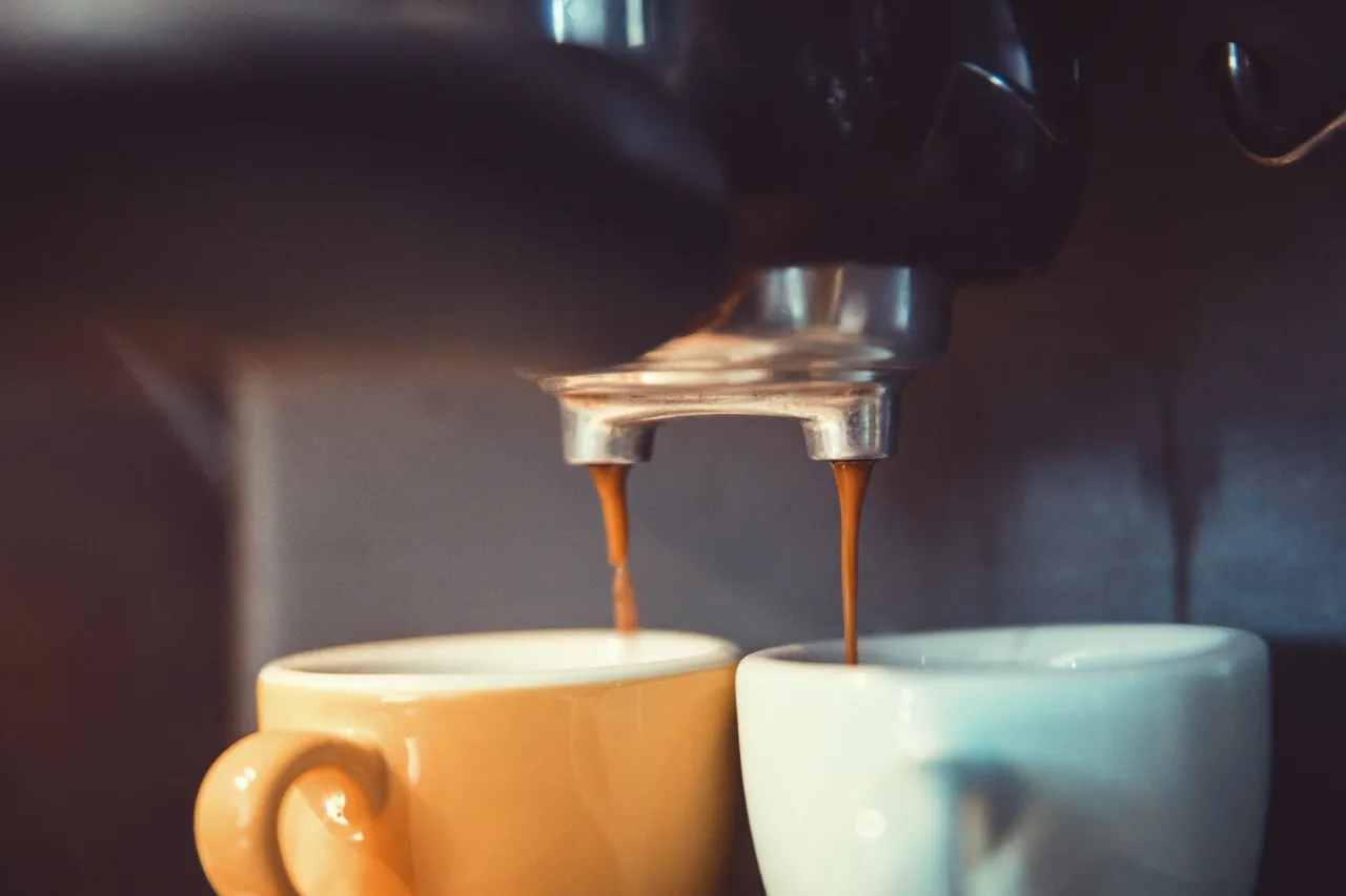 Zdjęcie Ile kawy wsypać do ekspresu ciśnieniowego, aby uzyskać idealne espresso?