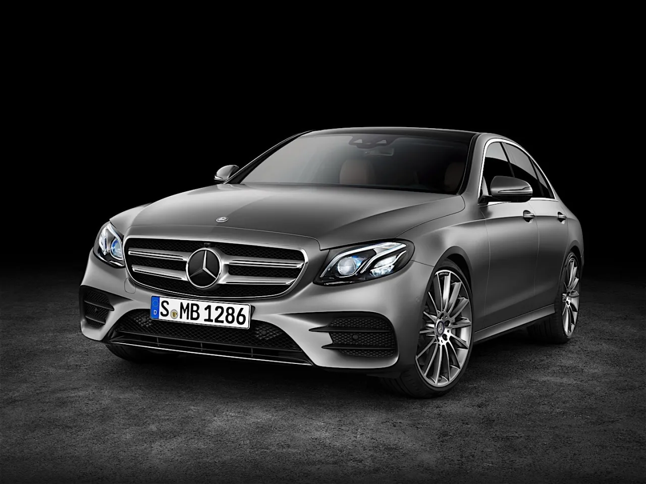 Zdjęcie Mercedes E-Class Benz – szczegóły, ceny i porównania modeli