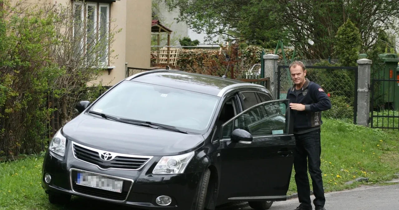 Zdjęcie Jakie auto ma Tusk? Zaskakujące fakty o jego samochodach