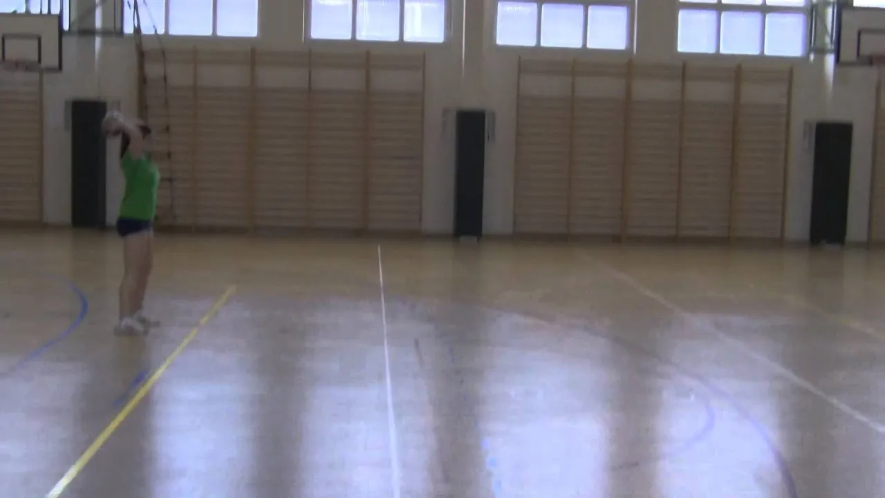 Zdjęcie Jak rzucać piłką lekarską: unikaj tych błędów i popraw swoją technikę