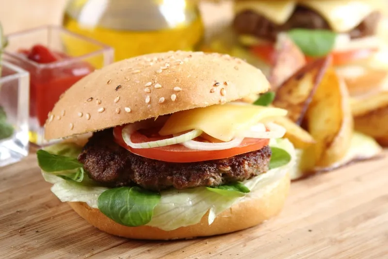 Zdjęcie Jak się robi burgery – proste przepisy na idealne domowe burgery
