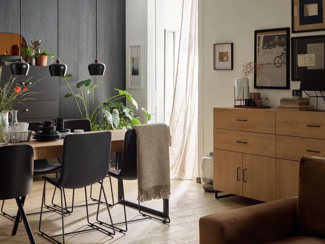 Zdjęcie Jak ocieplić salon dodatkami i stworzyć przytulną atmosferę w domu