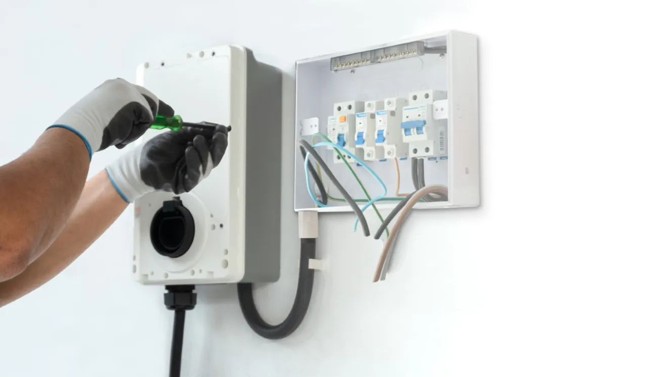 Zdjęcie Jak zrobić skrzynkę elektryczną bezpiecznie i zgodnie z przepisami