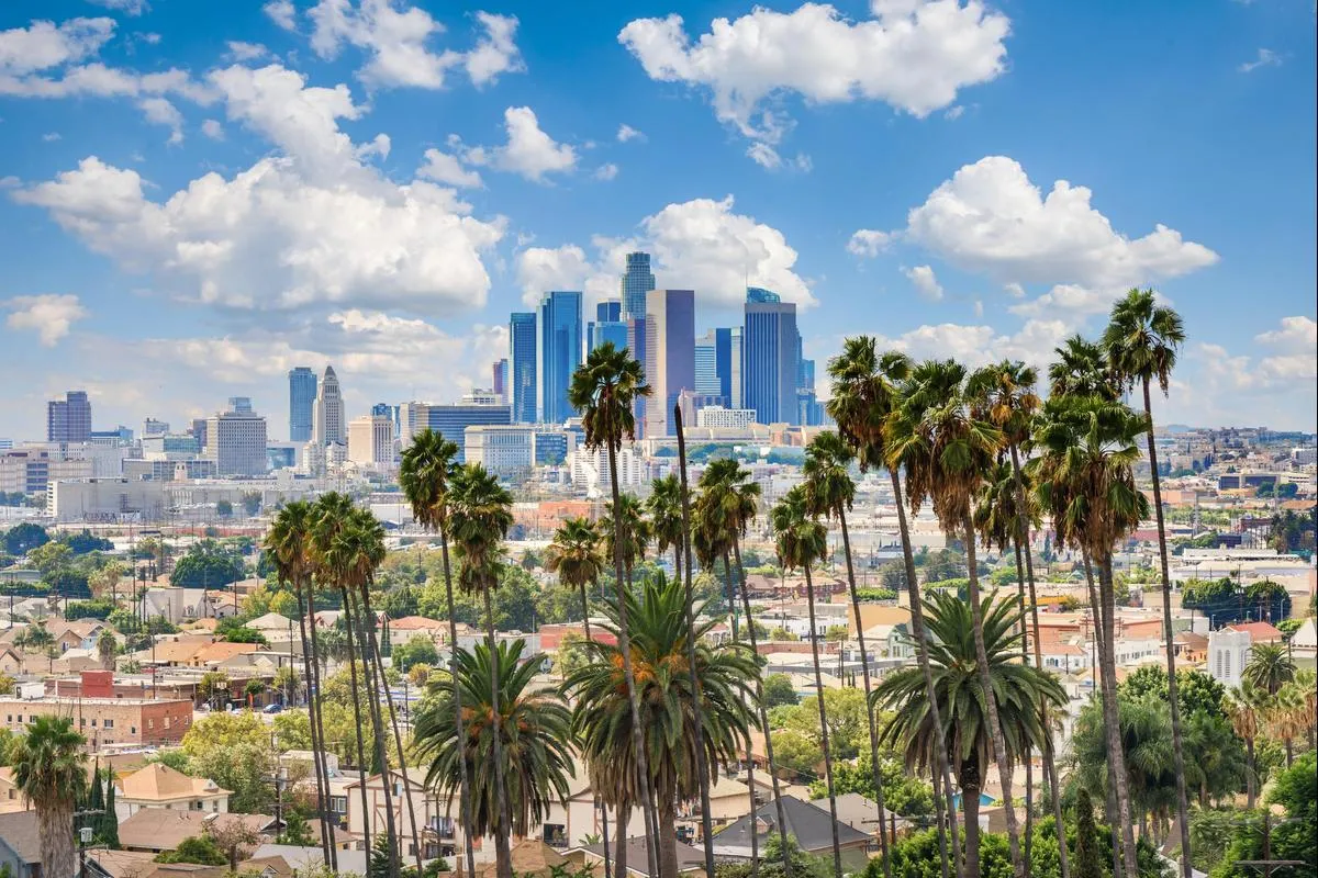 Zdjęcie Ile trwa lot z Londynu do Los Angeles? Sprawdź, co wpływa na czas podróży