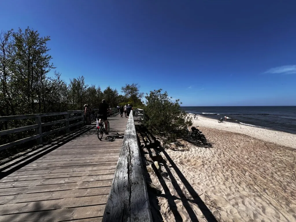 Zdjęcie Ile kilometrów z Kołobrzegu do Ustronia Morskiego? Sprawdź teraz!