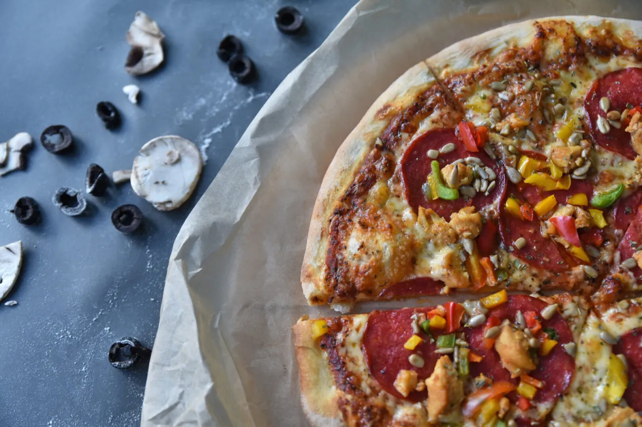 Zdjęcie Jakie przyprawy do pizzy? Odkryj najlepsze smaki i połączenia
