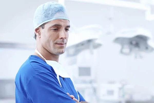 Zdjęcie Czy dentysta to lekarz? Poznaj prawdę o jego kwalifikacjach
