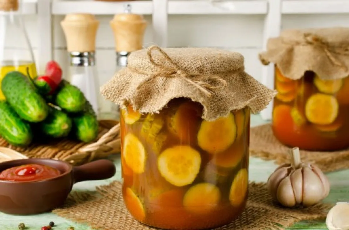 Świeże og&oacute;rki gruntowe na przetwory