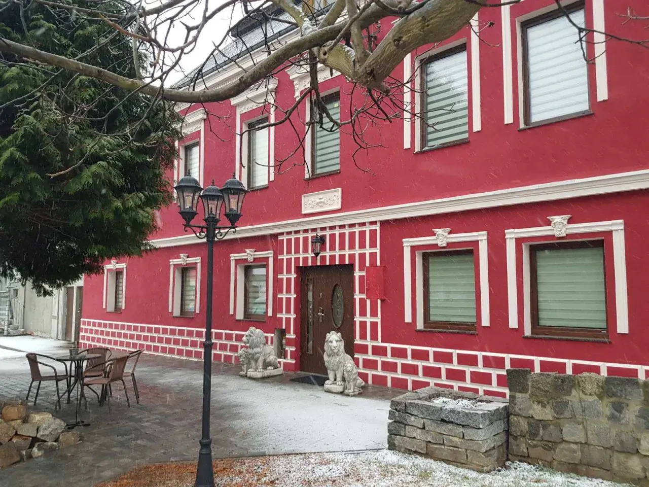 Dworek pod Lwami Lewin Brzeski fasada park