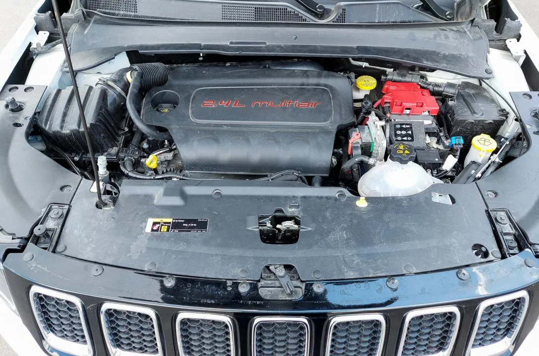 Jeep Compass 2.4 benzyna silnik